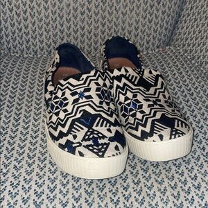Toms Black and White Geometric Slip-On Sneakers